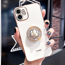 Load image into Gallery viewer, 2021 Luxury Electroplated Gold Plating Glitter Case with Camellia Popsockets For iPhone pphonecover
